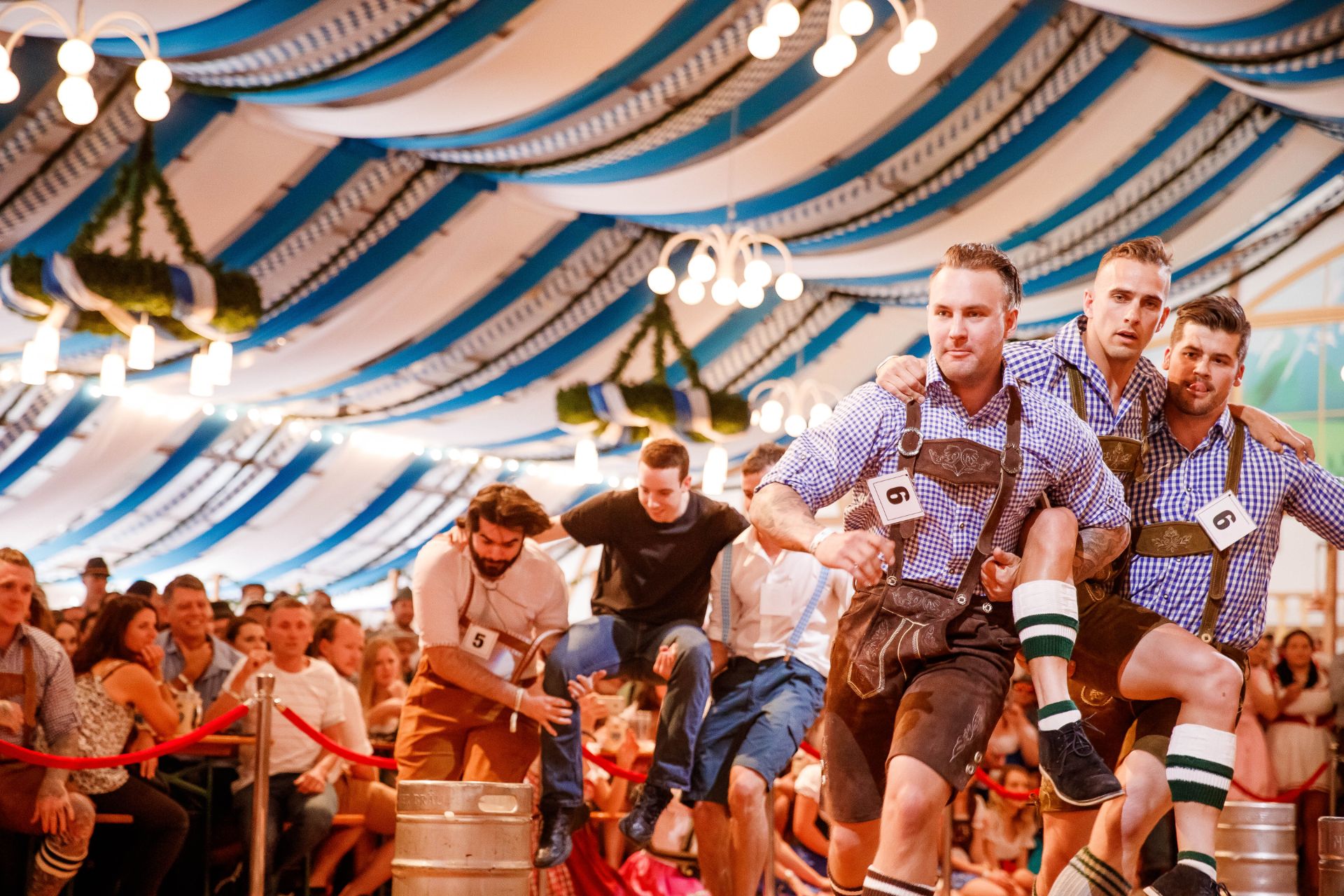 The 20 Sexiest Oktoberfest Photos Ever Taken 20 Photos With Images Images And Photos Finder